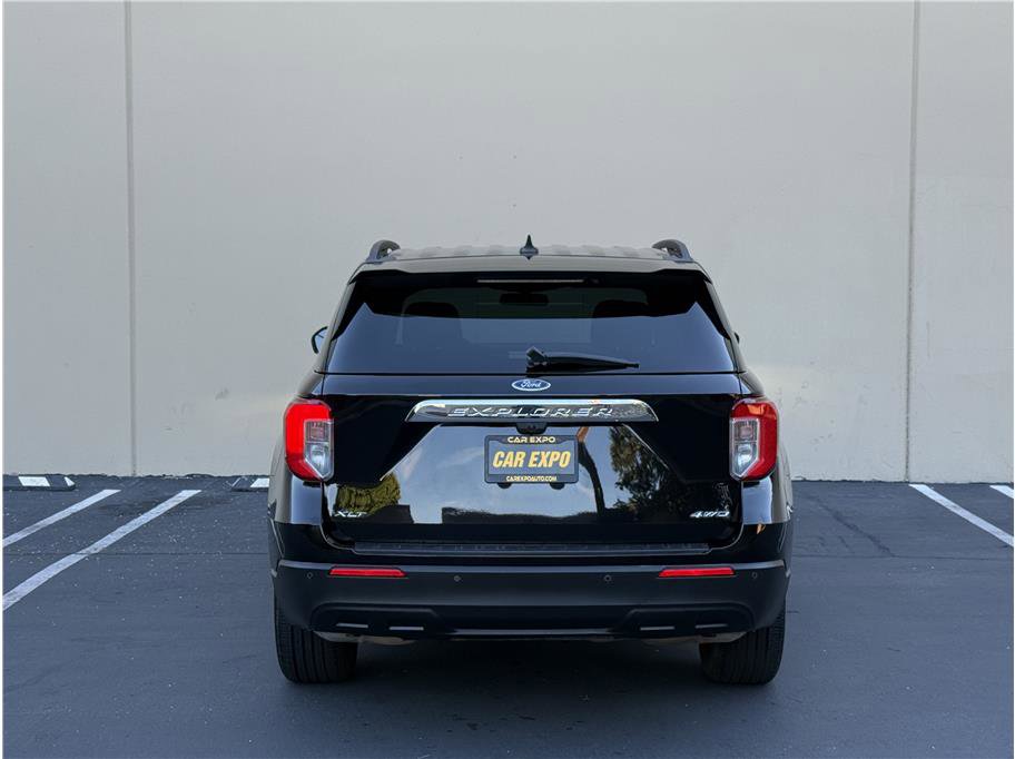 Used 2022 Ford Explorer XLT image 5