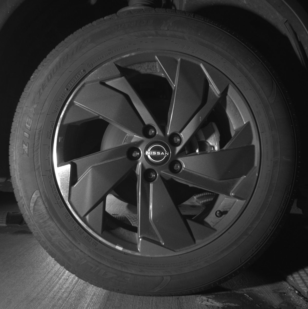 Used 2025 Nissan Rogue SV FWD image 10
