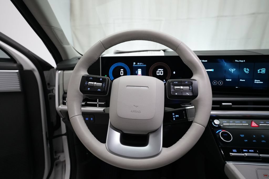 Used 2026 Hyundai Santa Fe SE FWD image 4