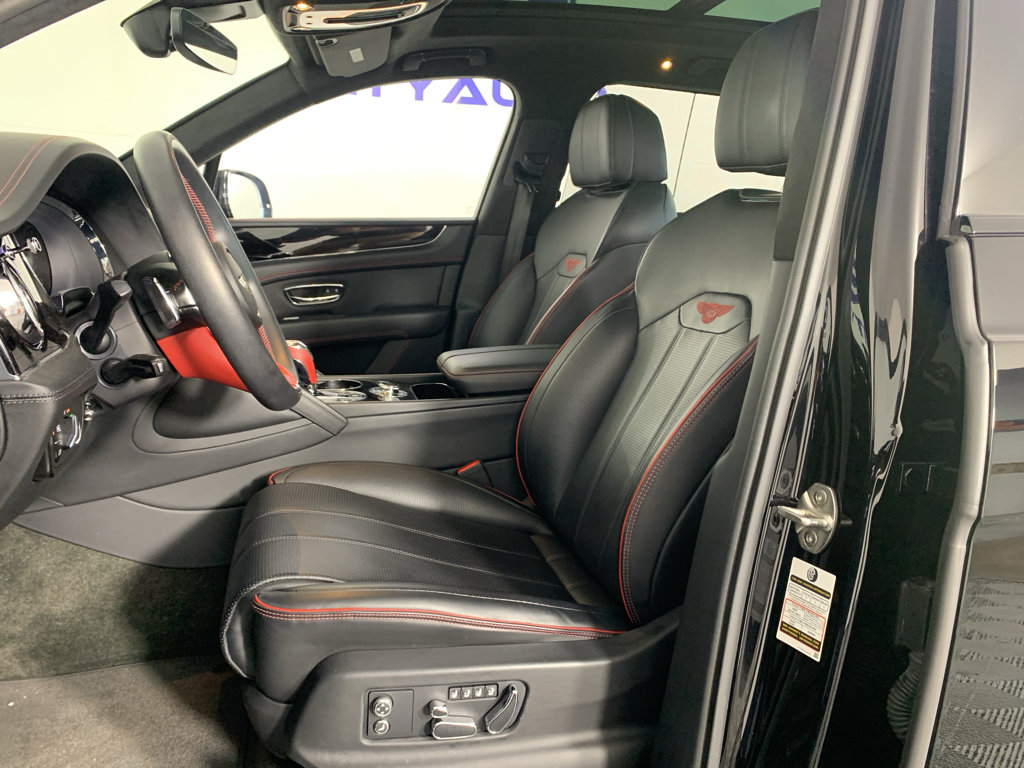 Used 2023 Bentley Bentayga AWD/4WD image 15