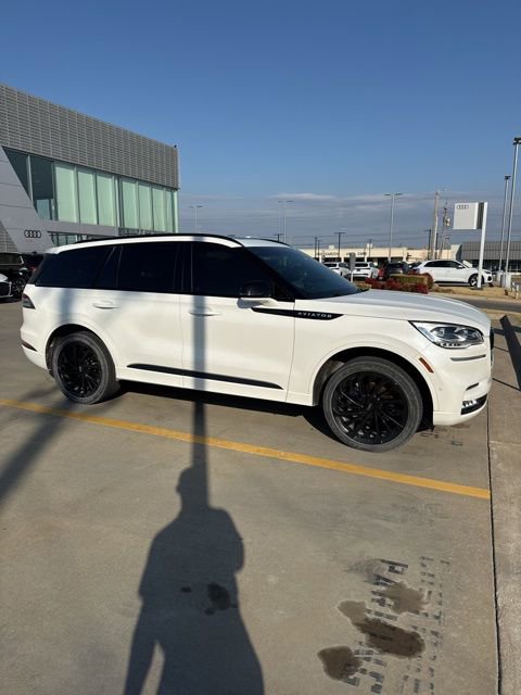 Used 2023 Lincoln Aviator Reserve w/ Equipment Group 201A image 7