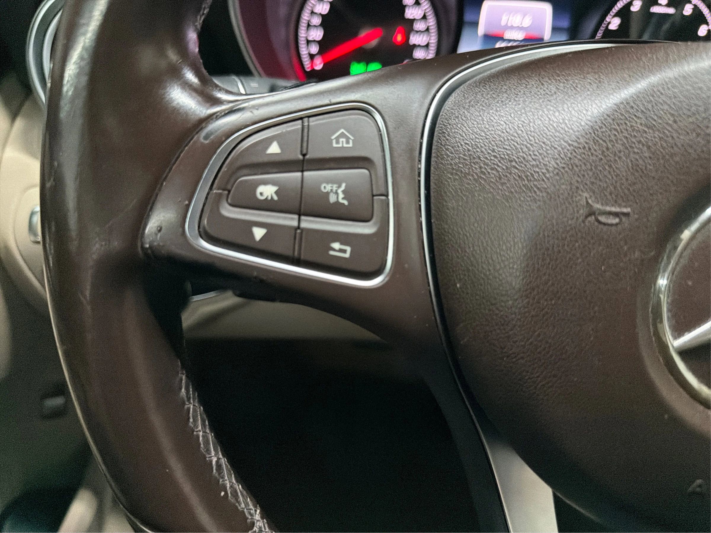 Used 2015 Mercedes-Benz C 300 4MATIC Sedan w/ Multimedia Package image 25
