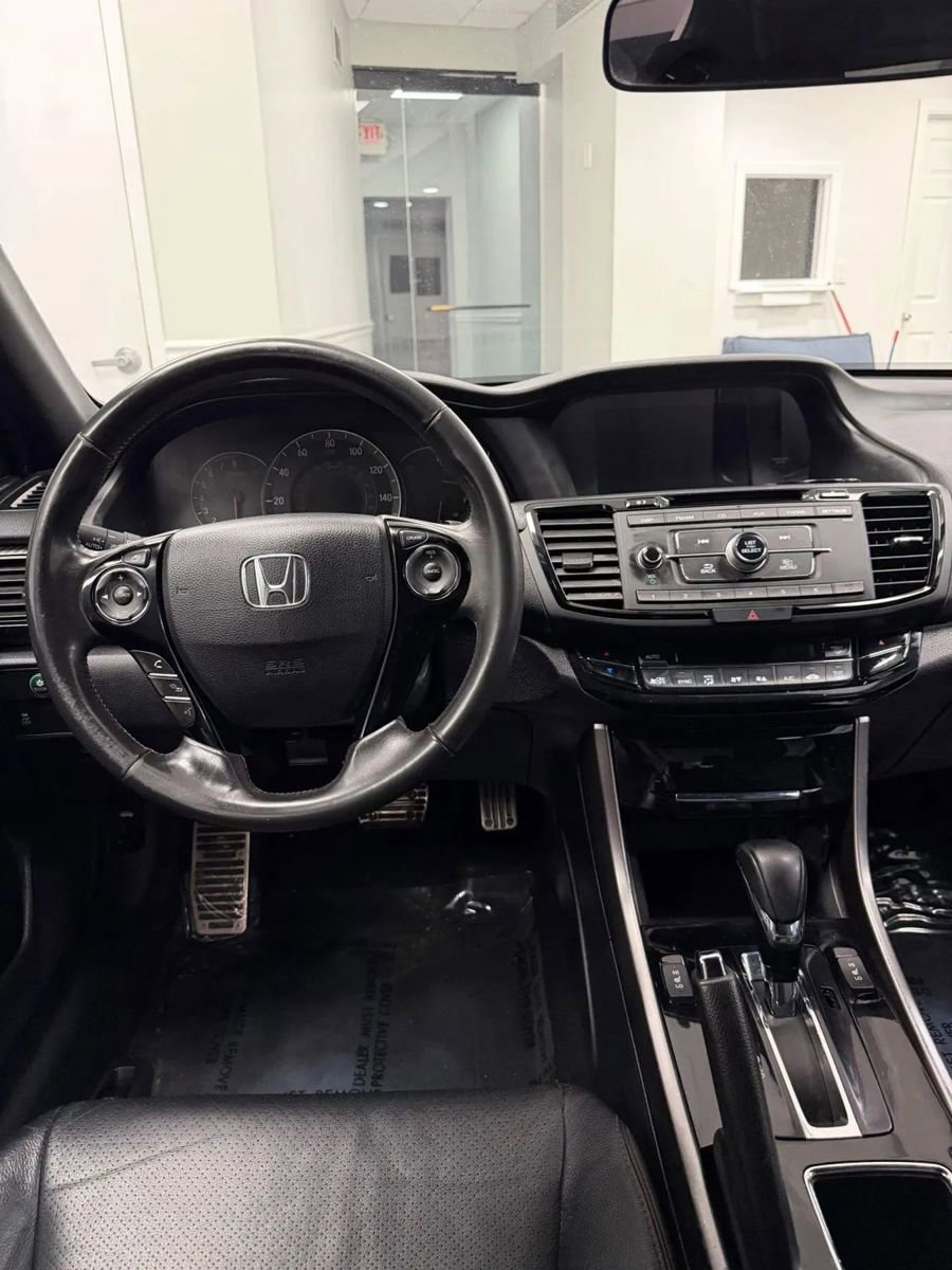 Used 2017 Honda Accord Sport Special Edition image 11