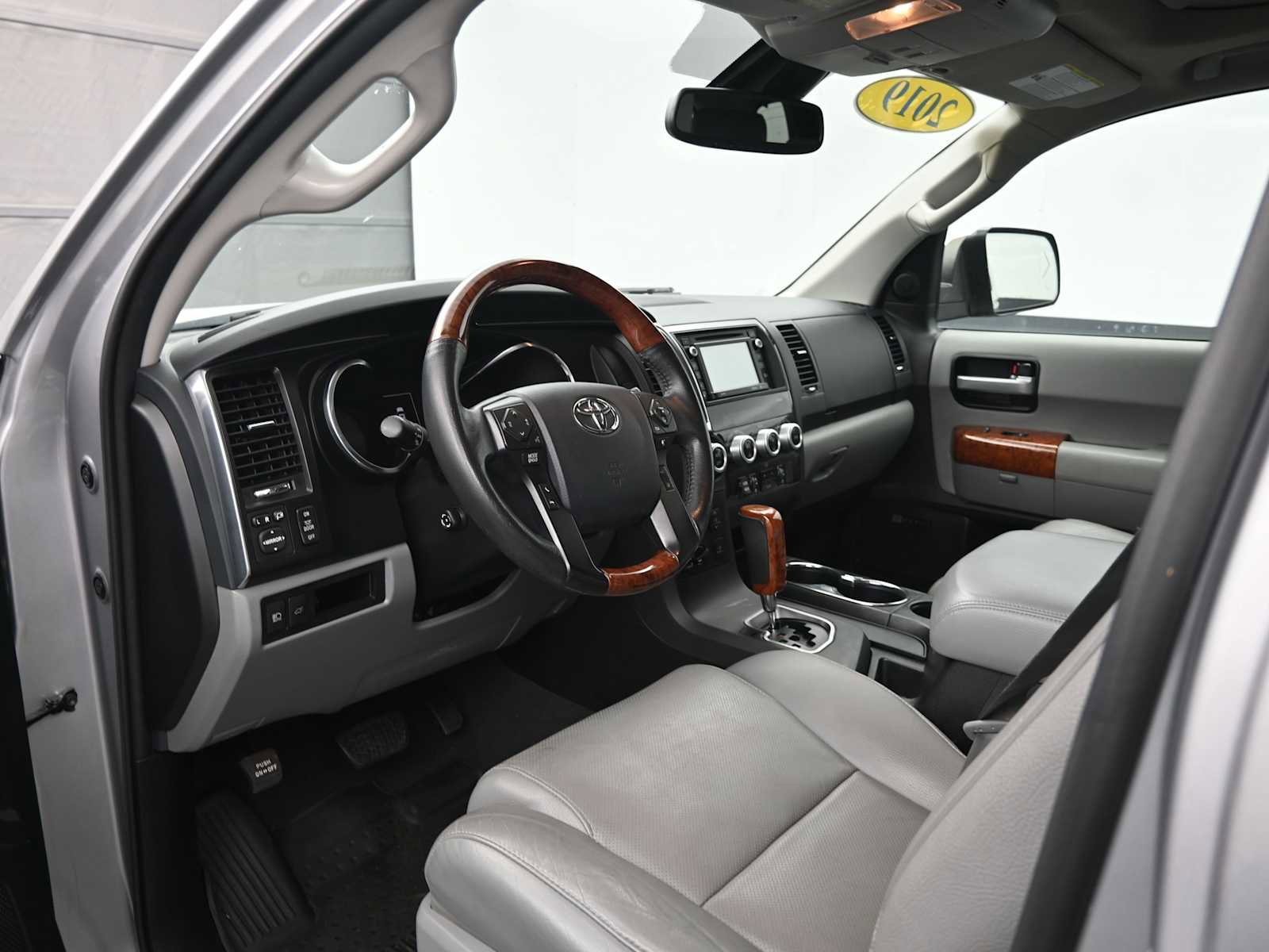 Used 2019 Toyota Sequoia Platinum RWD image 4