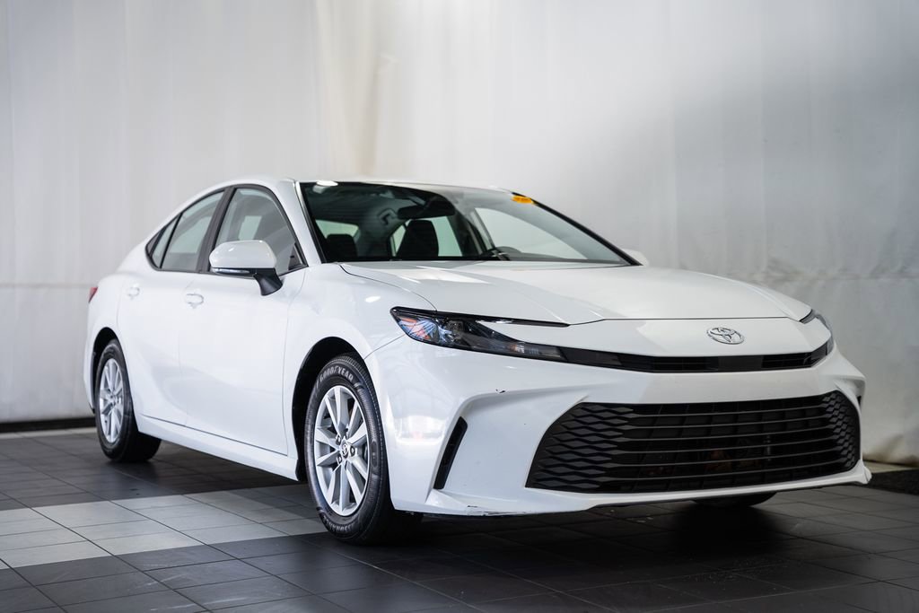 Used 2025 Toyota Camry LE image 1