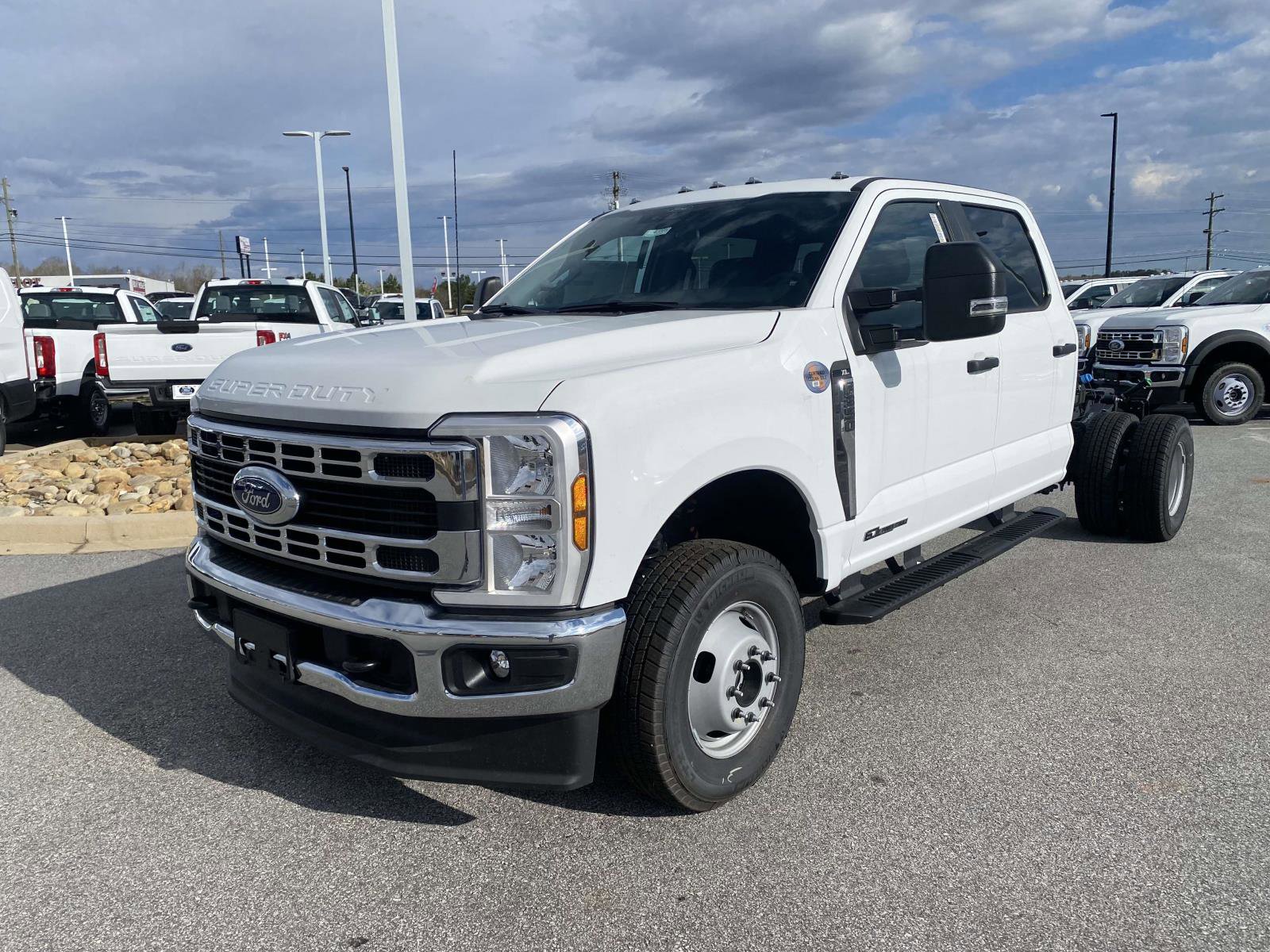 New 2026 Ford F350 XL w/ XL Chrome Package image 3