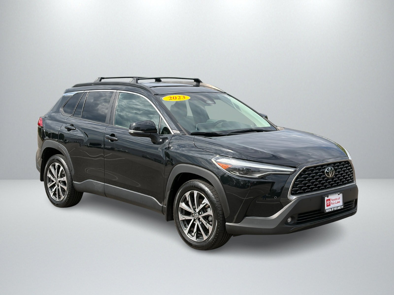 Used 2023 Toyota Corolla Cross XLE w/ Convenience Package AWD/4WD image 7