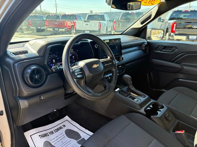 Used 2024 Chevrolet Colorado W/T image 3