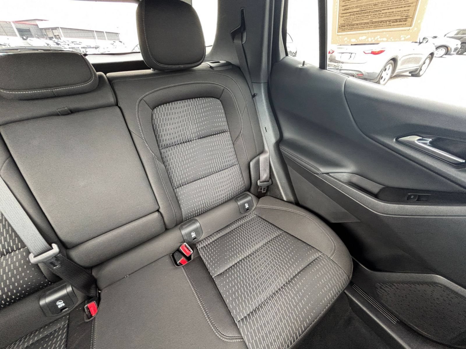 Used 2025 Chevrolet Equinox LT FWD image 37