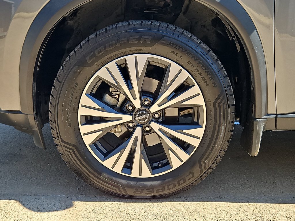 Used 2023 Nissan Rogue SV FWD image 35