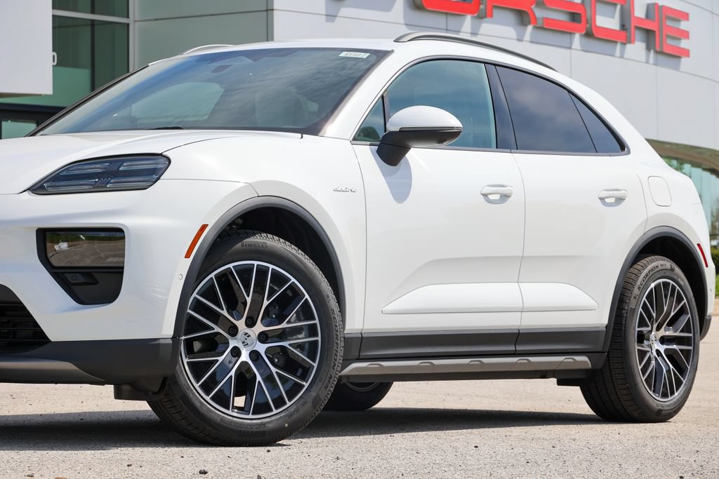 New 2026 Porsche Macan 4 Electric AWD/4WD image 8