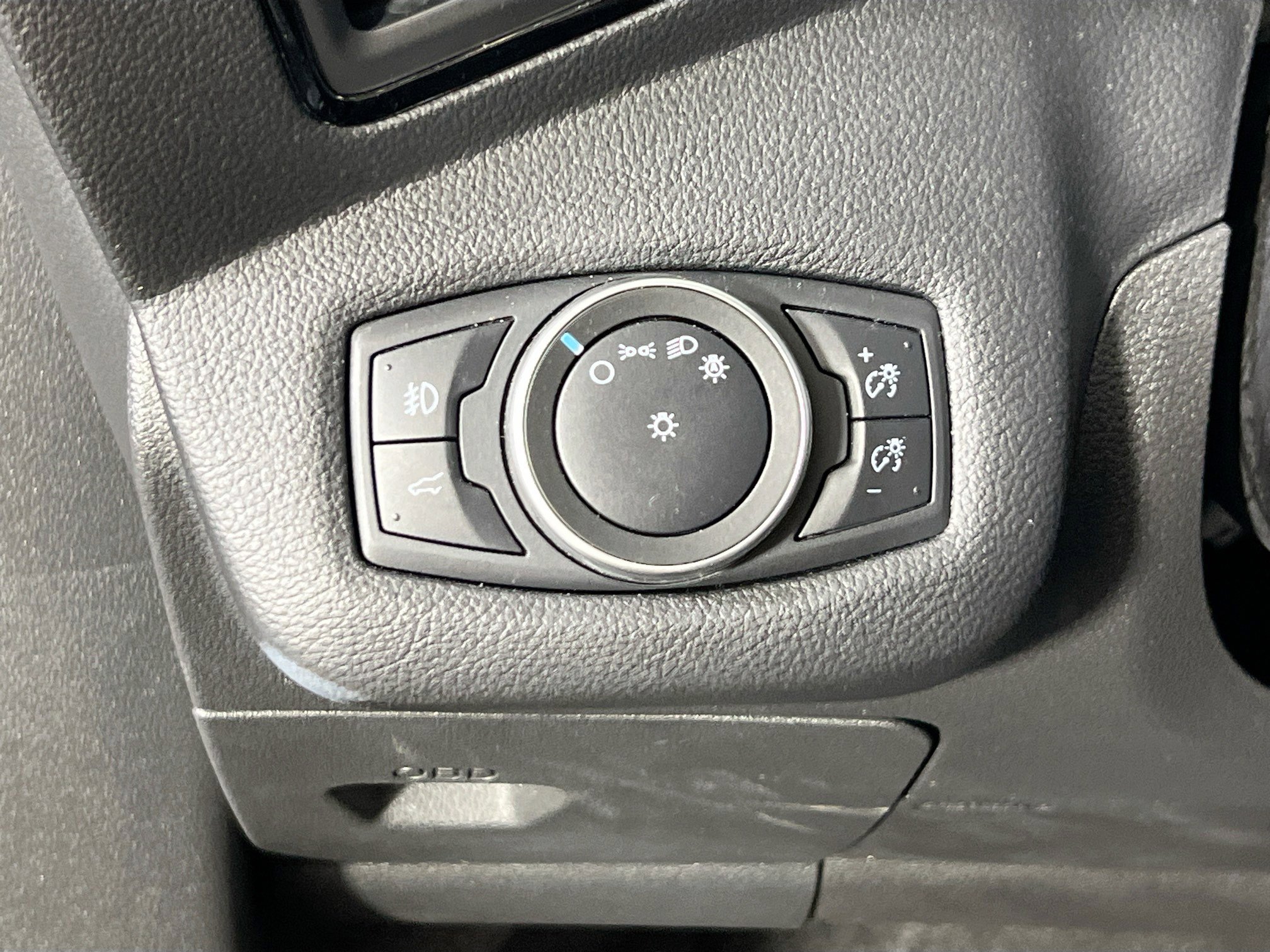 Used 2019 Ford Escape Titanium image 10