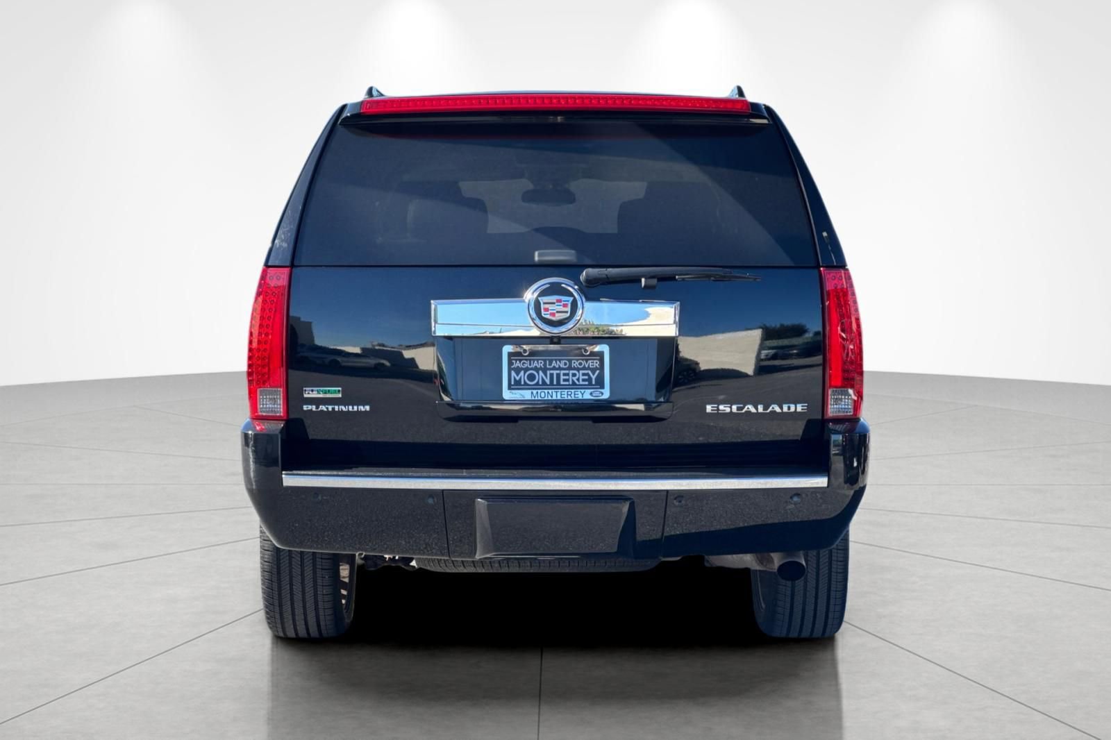 Used 2011 Cadillac Escalade ESV Platinum image 5