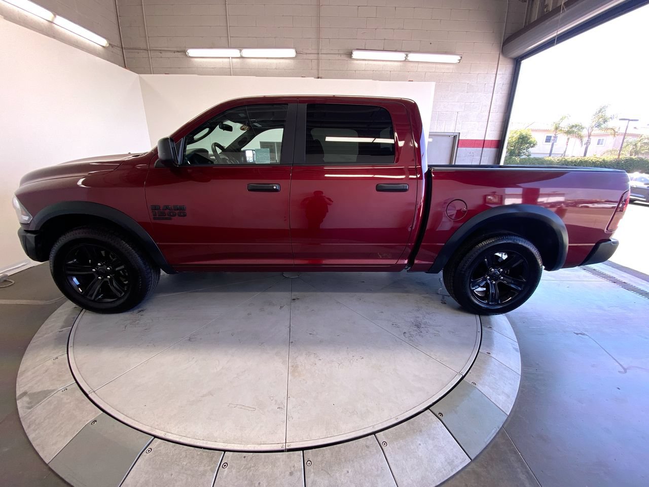 Used 2024 RAM 1500 Warlock RWD image 2