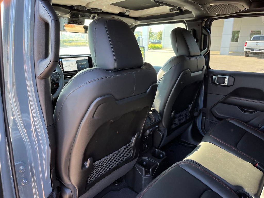 Used 2026 Jeep Gladiator Rubicon AWD/4WD image 9