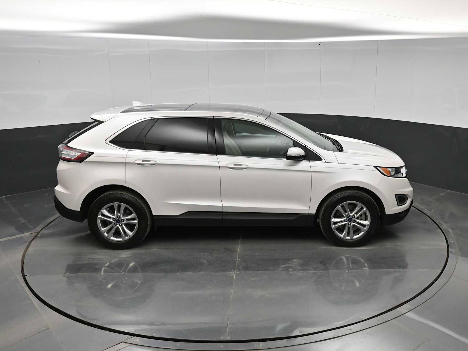 Used 2018 Ford Edge SEL w/ Equipment Group 201A image 30