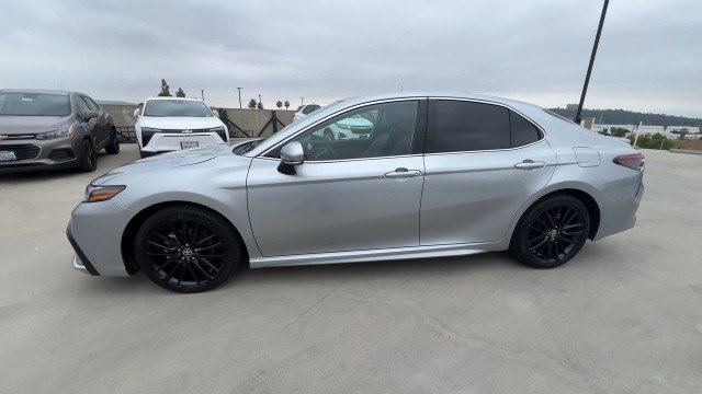 Used 2023 Toyota Camry XSE FWD image 5