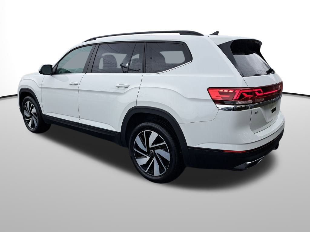 Used 2024 Volkswagen Atlas SE image 3