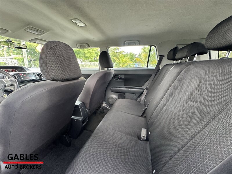 Used 2009 Scion xB FWD image 27