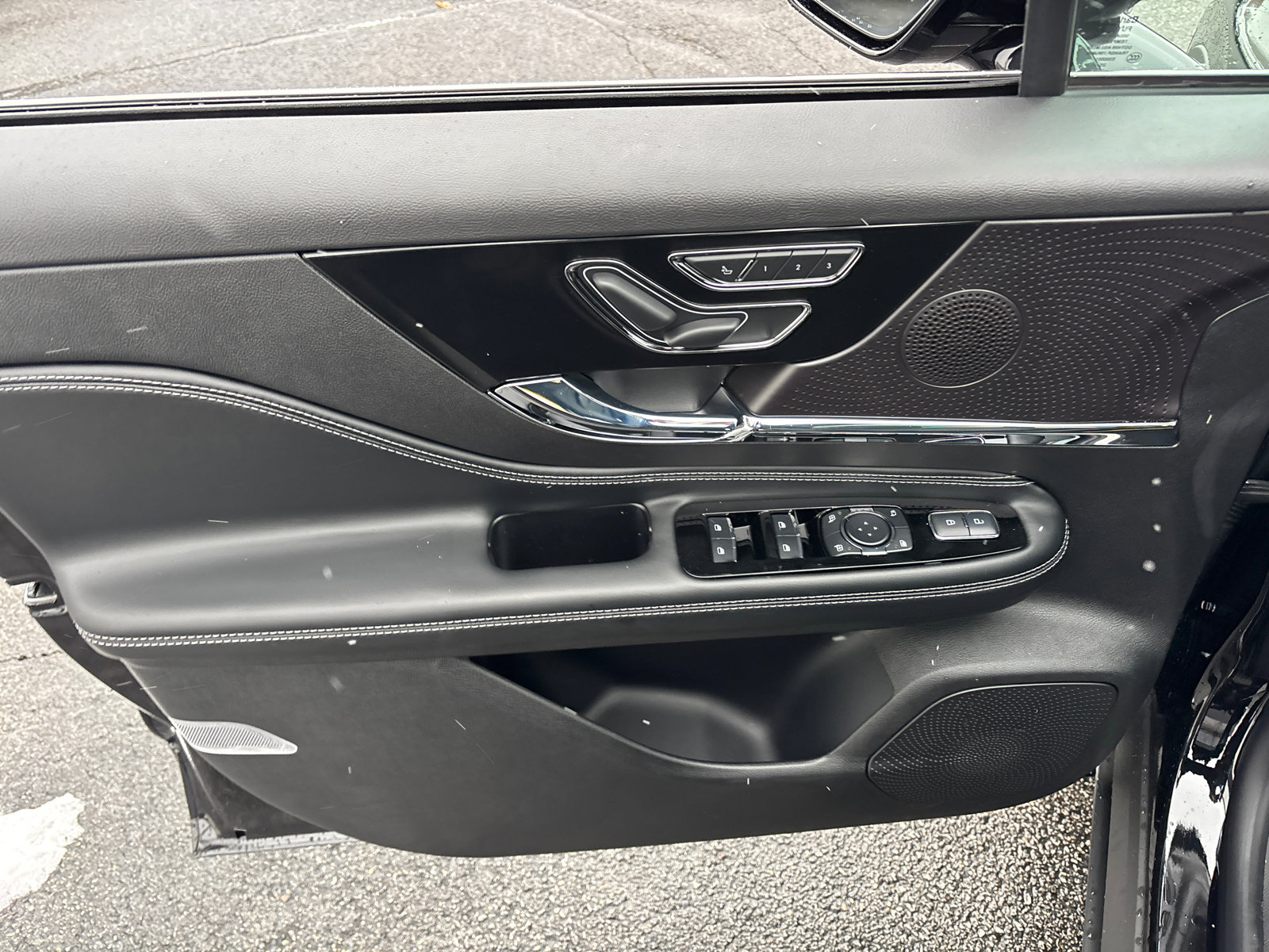 New 2026 Lincoln Corsair Reserve image 11