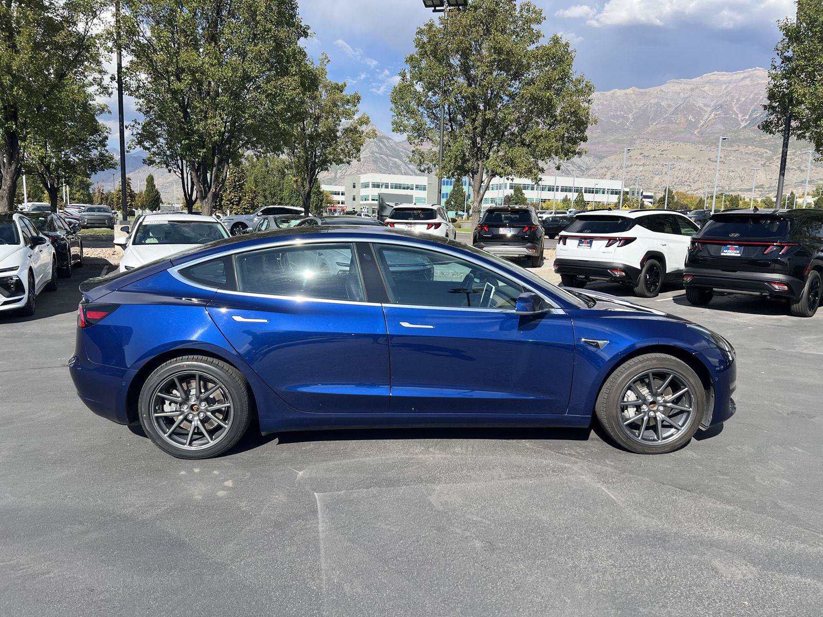 Used 2018 Tesla Model 3 Long Range RWD image 12