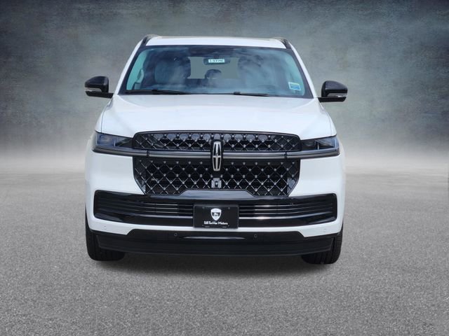 New 2026 Lincoln Navigator L Reserve w/ Jet Appearance Package AWD/4WD image 2