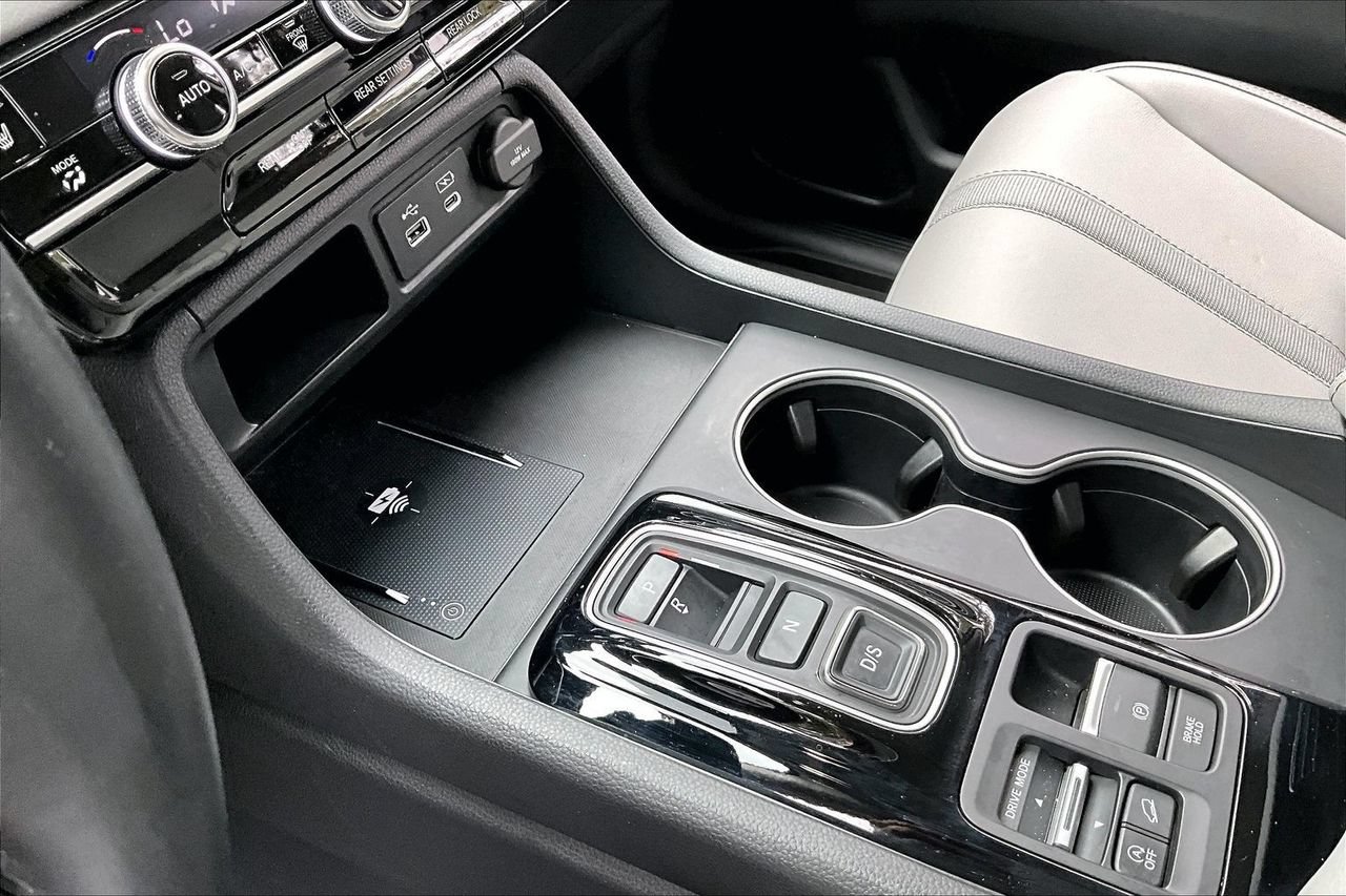 Used 2025 Honda Pilot Touring image 15