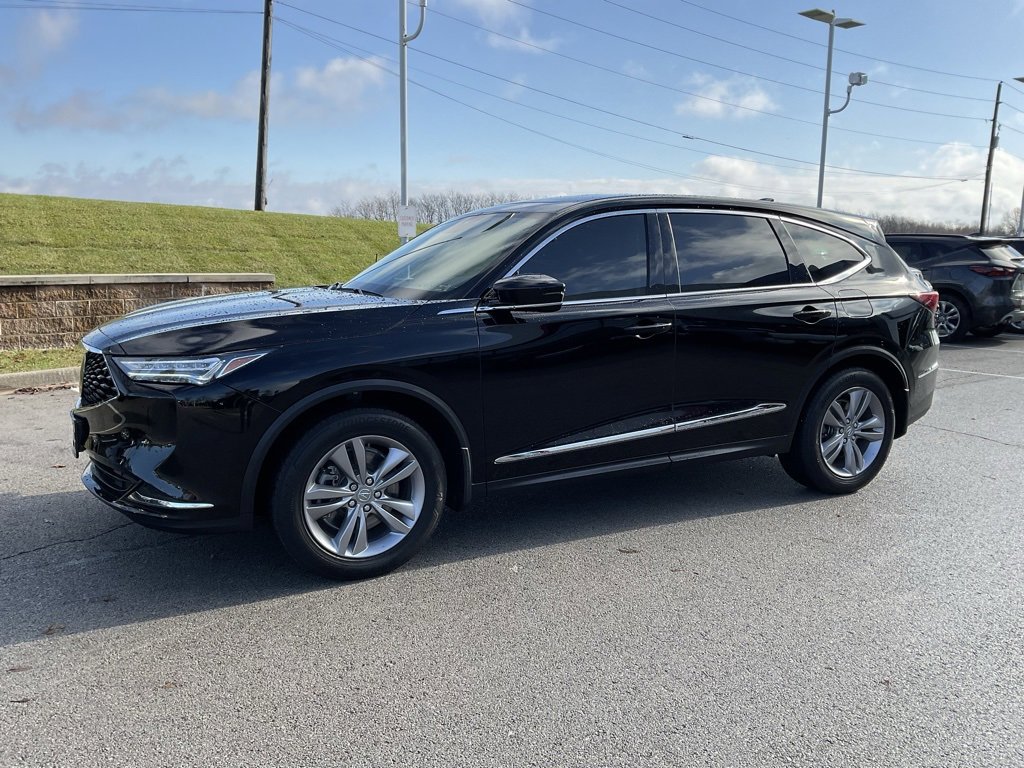 Used 2023 Acura MDX SH-AWD image 3