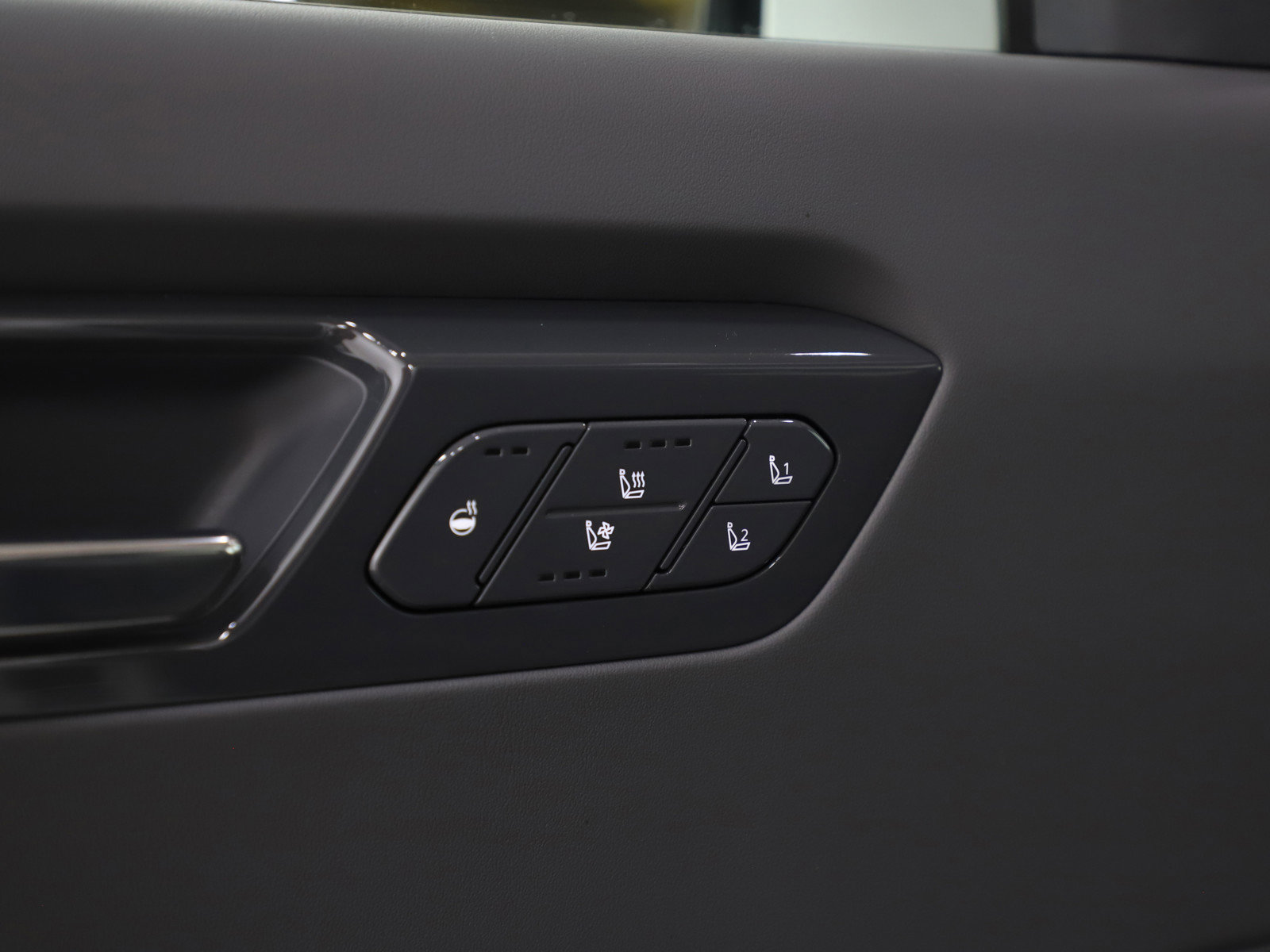 Used 2024 Kia EV9 Land image 23