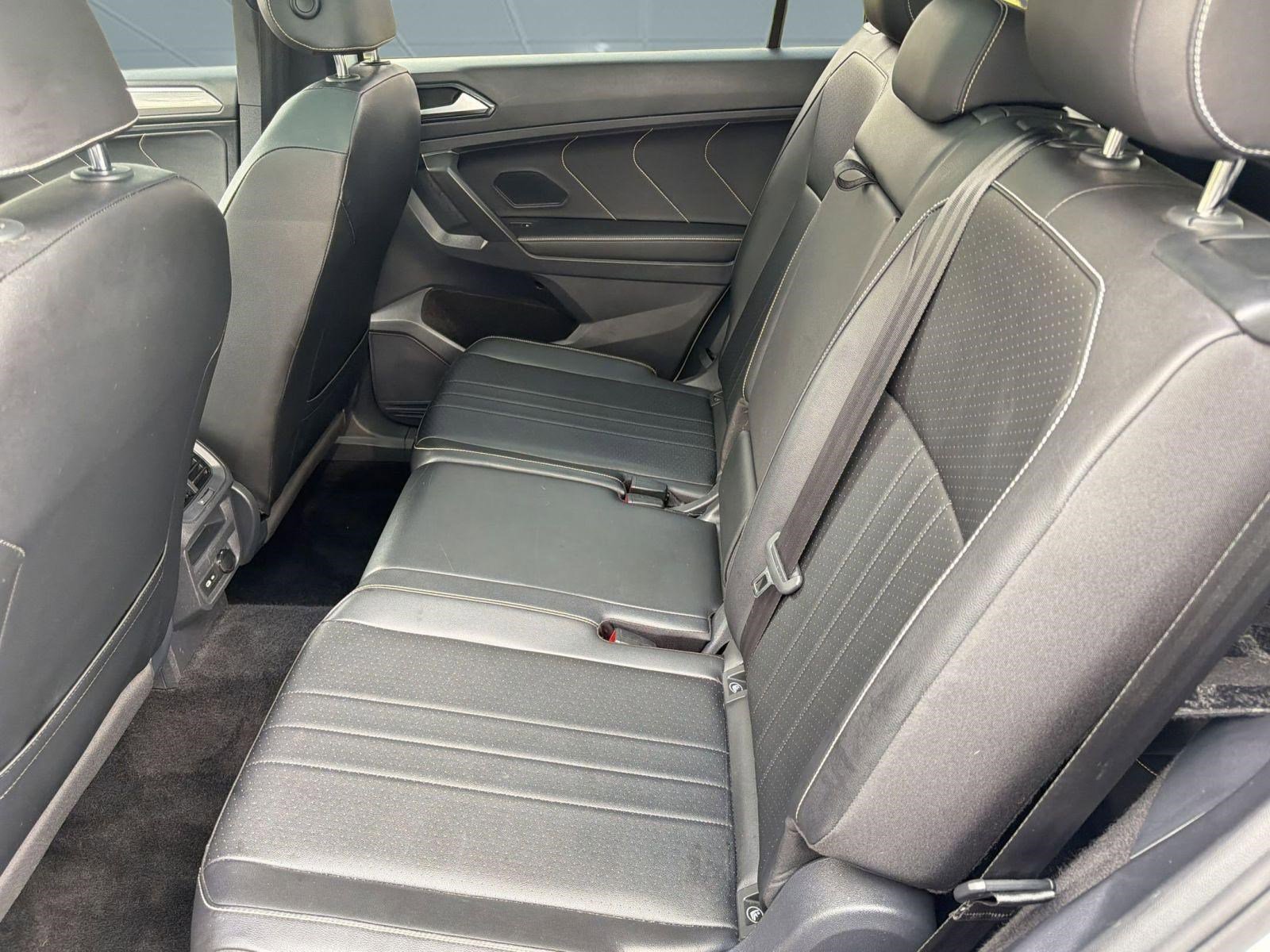 Used 2022 Volkswagen Tiguan SE R-Line image 15