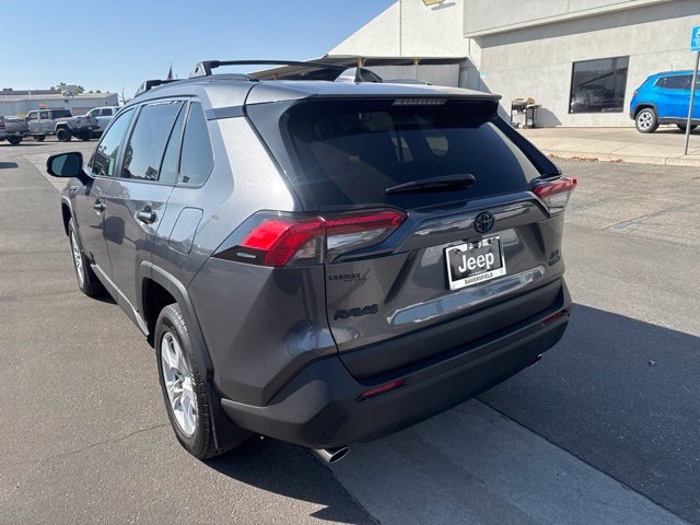 Used 2021 Toyota RAV4 XLE AWD/4WD image 3