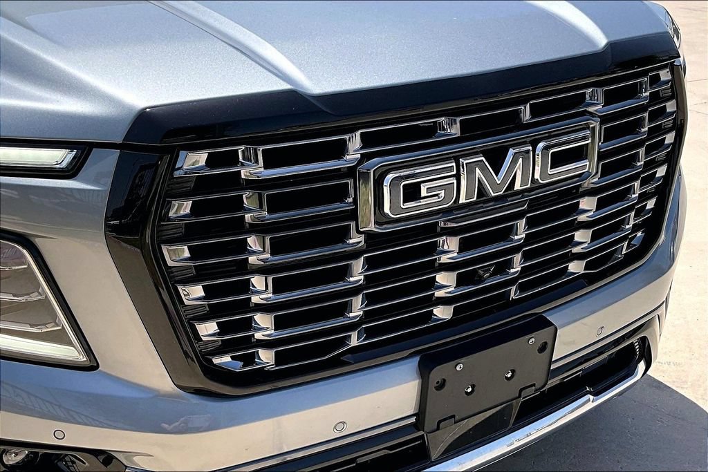 Used 2025 GMC Yukon XL Denali Ultimate AWD/4WD image 33