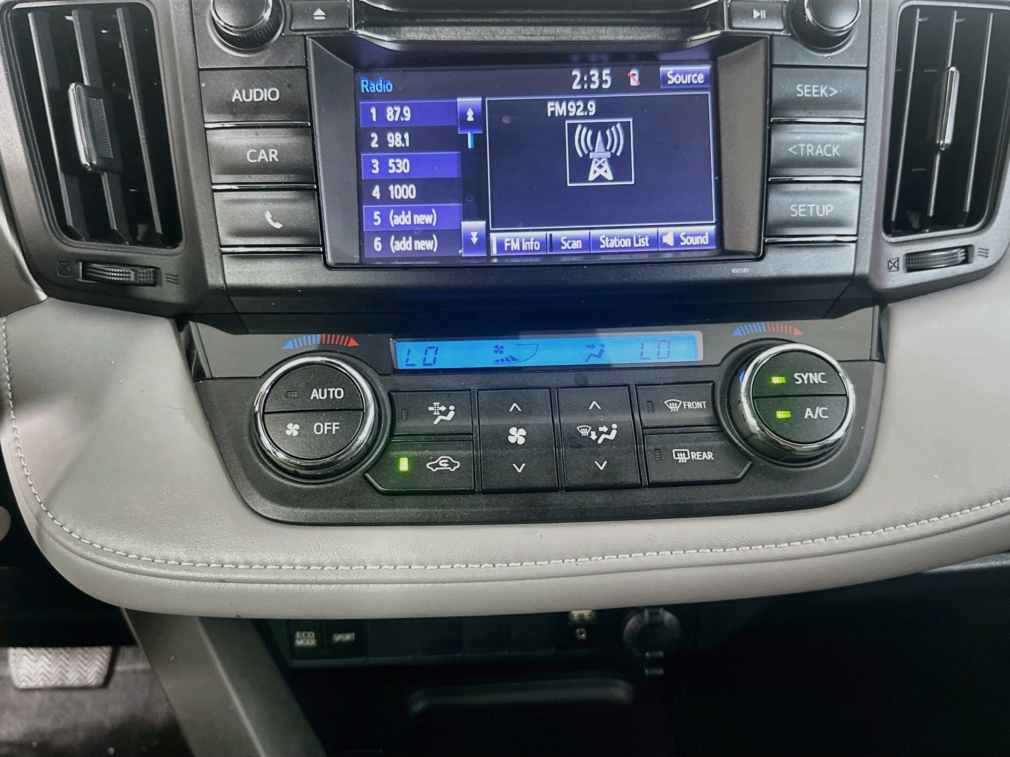 Used 2018 Toyota RAV4 XLE FWD image 22