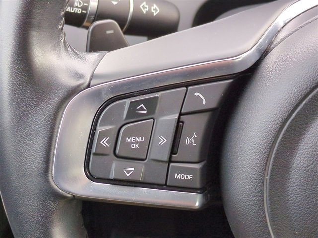 Used 2020 Jaguar E-PACE SE image 26