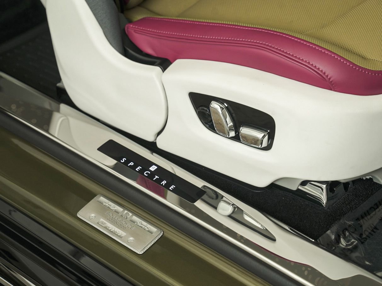 Certified 2024 Rolls-Royce Spectre w/ Spectre Launch Package image 68