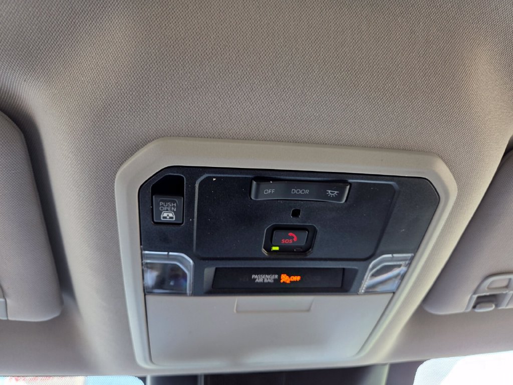 Used 2022 Toyota Tundra SR5 w/ SR5 Premium Package RWD image 17