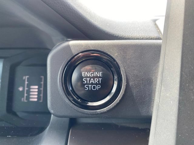 Certified 2024 Toyota Tacoma SR5 AWD/4WD image 9