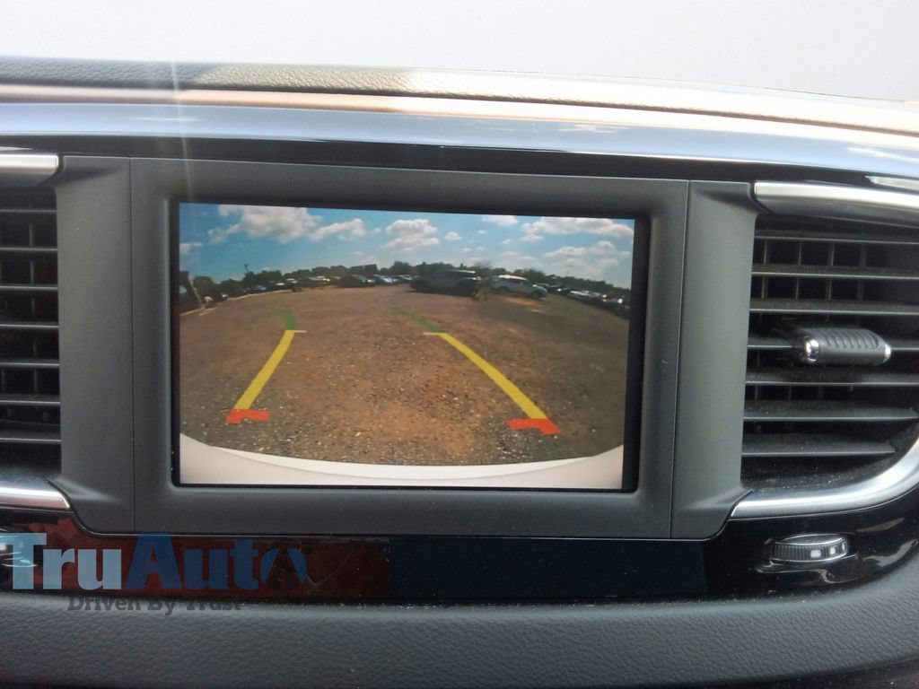 Used 2023 Chrysler Voyager LX FWD image 32