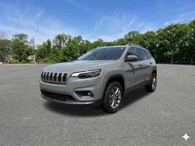 Used 2019 Jeep Cherokee Latitude Plus w/ Cold Weather Group AWD/4WD image 4
