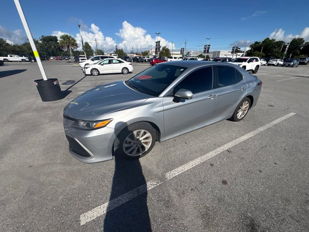 Used 2021 Toyota Camry LE FWD image 7