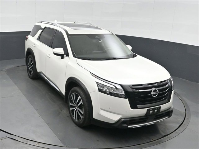 Used 2024 Nissan Pathfinder Platinum w/ Cargo Package image 41