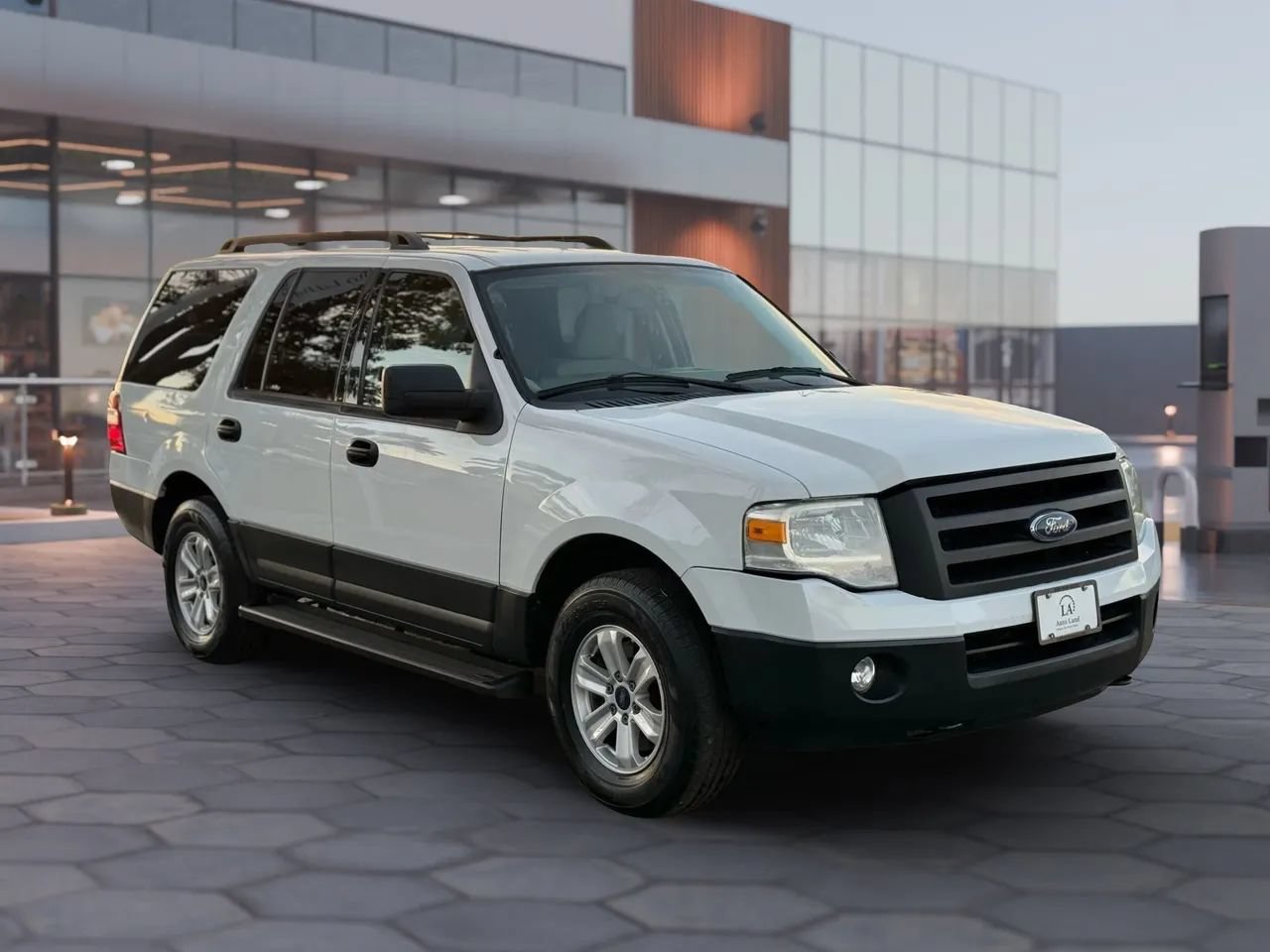 Used 2010 Ford Expedition XLT AWD/4WD image 8