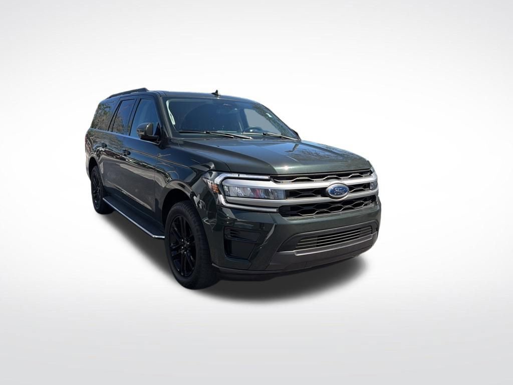 Used 2023 Ford Expedition Max XLT image 2