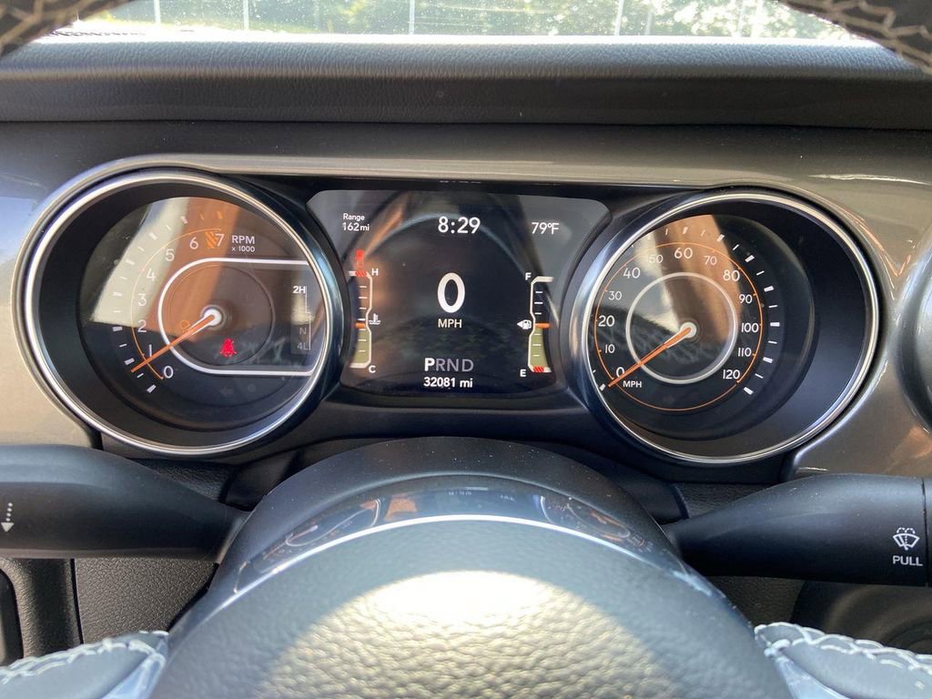 Used 2023 Jeep Gladiator Overland image 11