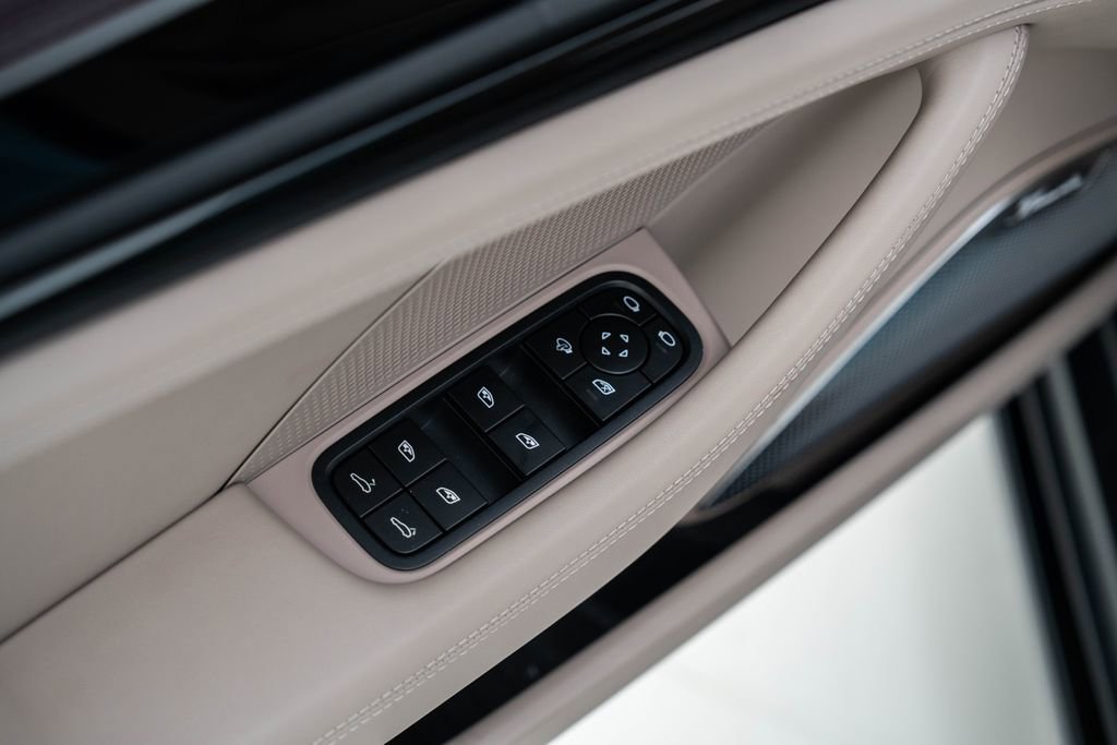 Used 2026 Porsche Panamera GTS AWD/4WD image 15