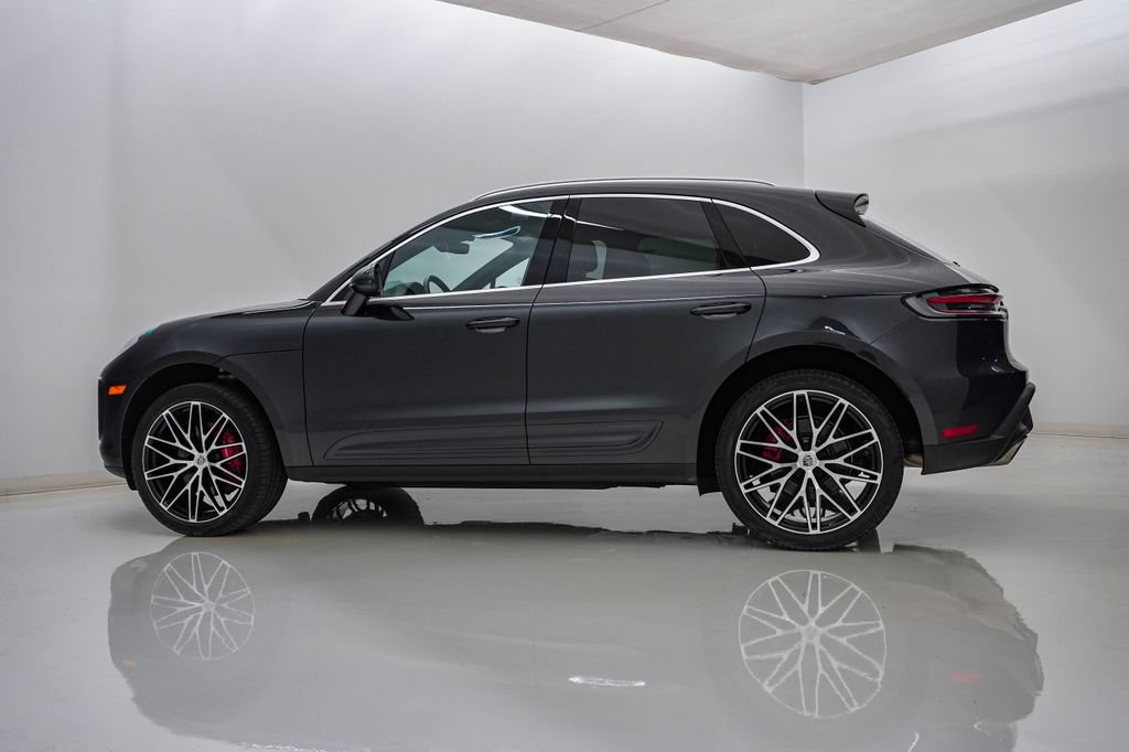 Certified 2023 Porsche Macan S AWD/4WD image 2