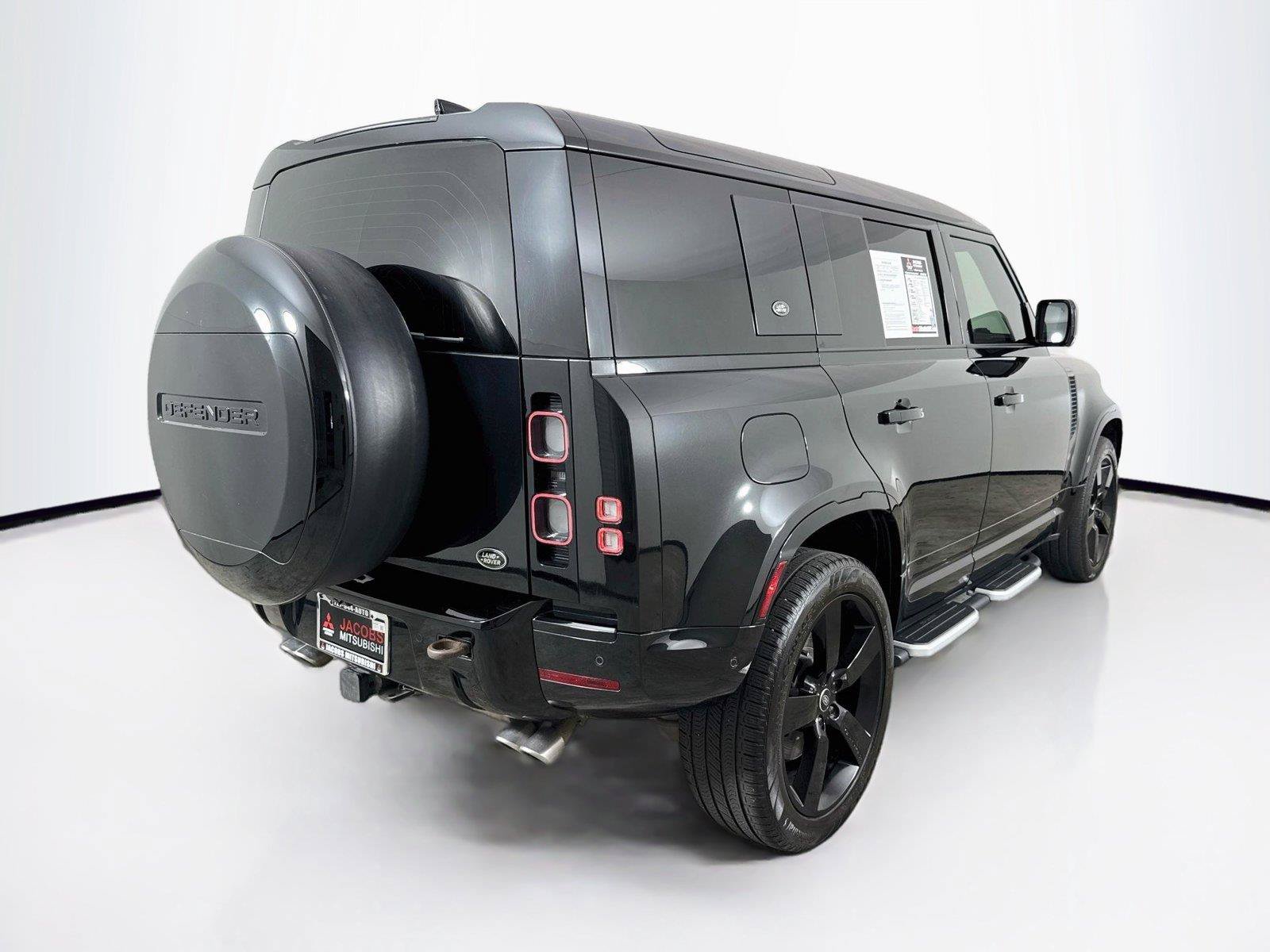 Used 2023 Land Rover Defender 110 V8 AWD/4WD image 6