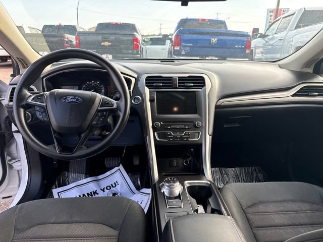 Used 2018 Ford Fusion SE w/ Fusion SE Technology Package FWD image 13