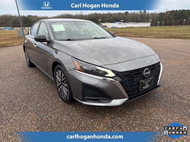 Used 2024 Nissan Altima 2.5 SV image 2