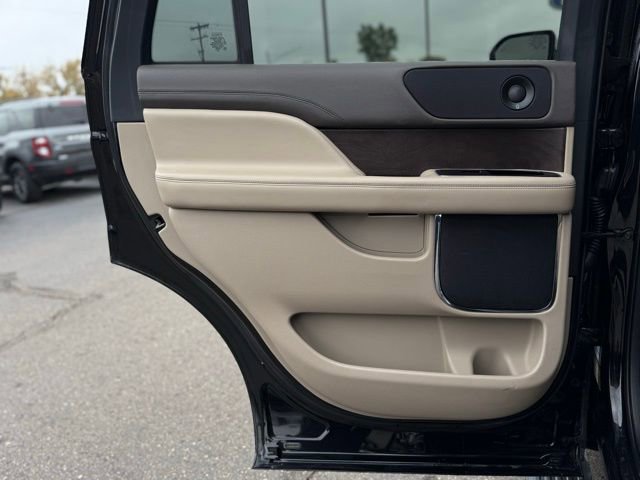 Used 2024 Lincoln Navigator Premiere image 18